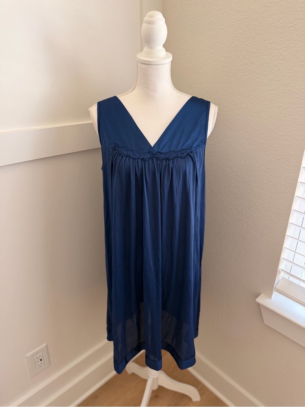 Vintage Vanity Fair Blue Sheer Nylon Slip Dress M USA Made Sleeveless Lace Trim
